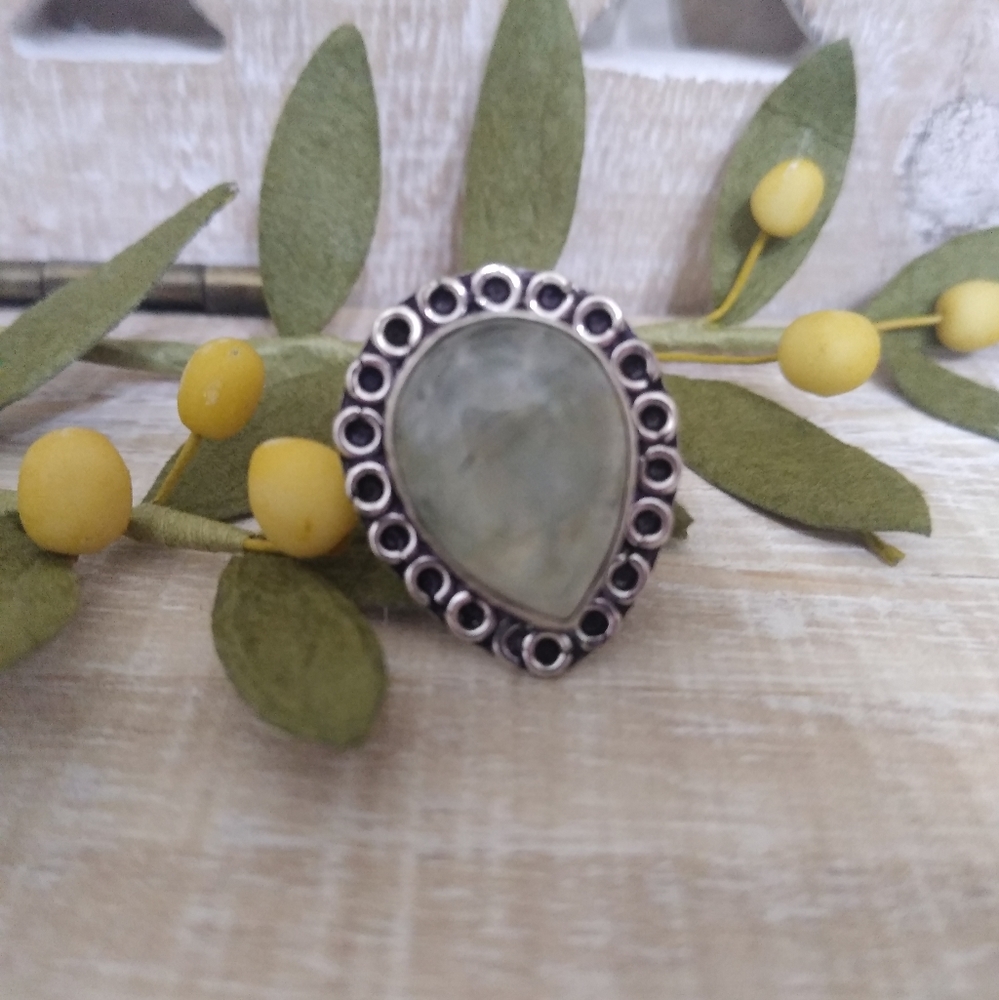 PREHNITE SILVER STONE RING NWOT